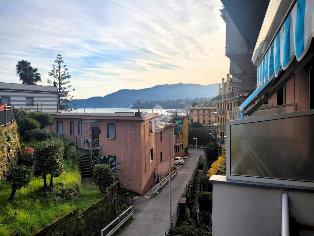 Three-room apartment Via dei Pini, Rapallo - photo 2