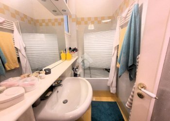 Three-room apartment Via dei Pini, Rapallo - photo 11