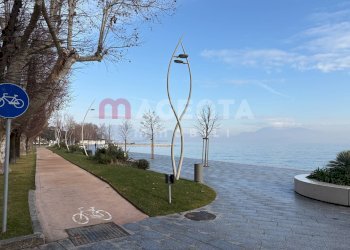 Foto 2 - Quadrilocale LUNGO LAGO CESARE BATTISTI
 
41, Desenzano del Garda - foto 2