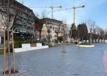 Foto 3 - Quadrilocale LUNGO LAGO CESARE BATTISTI
 
41, Desenzano del Garda - foto 3