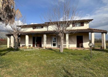 Casa all\'aperto - Villa via Pescopane
 
13, Roccasecca - foto 2