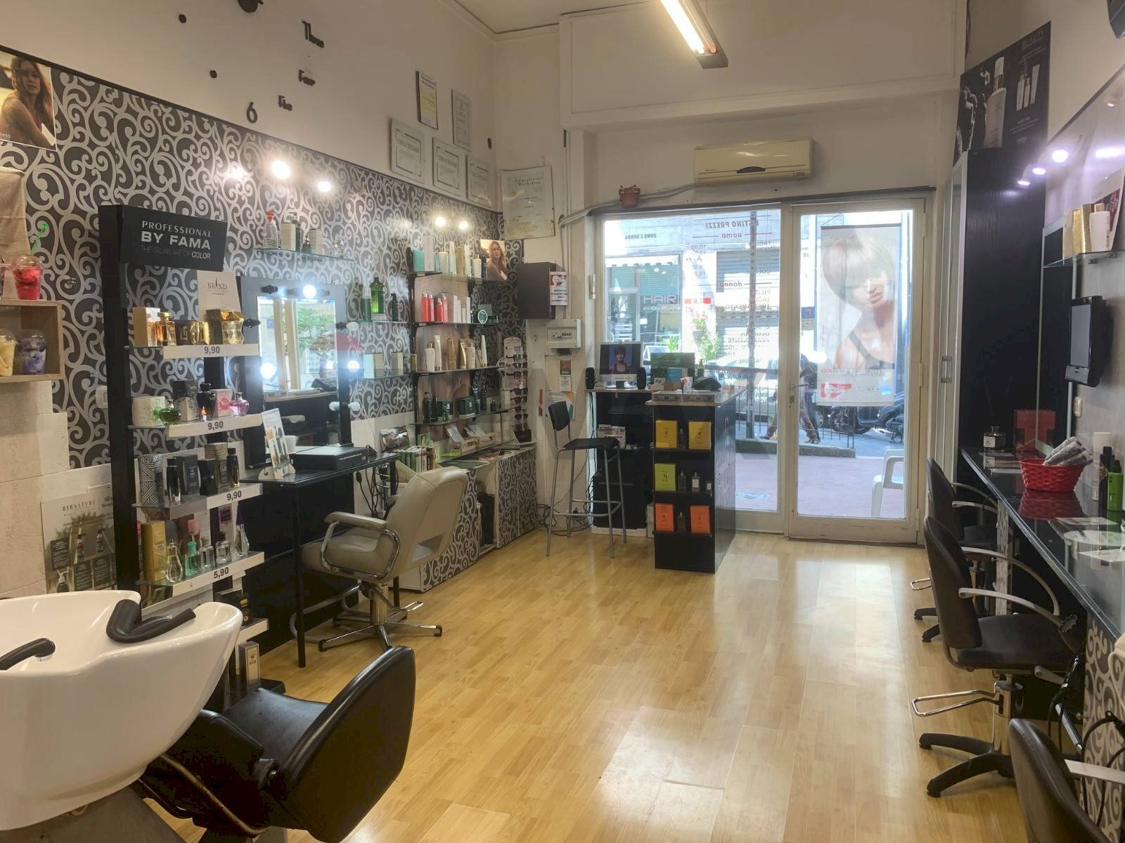 Ufficio - Commercial Activity via Salvator Rosa
 
125, Napoli - photo 1