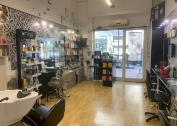 Ufficio - Commercial Activity via Salvator Rosa
 
125, Napoli - photo 1