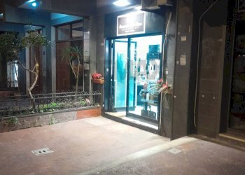 Ricezione / Lobby - Commercial Activity via Salvator Rosa
 
125, Napoli - photo 18