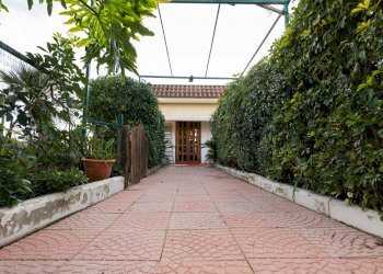 Foto 1 - Semi-detached house Via Ruggiero
66, Torre del Greco - photo 1