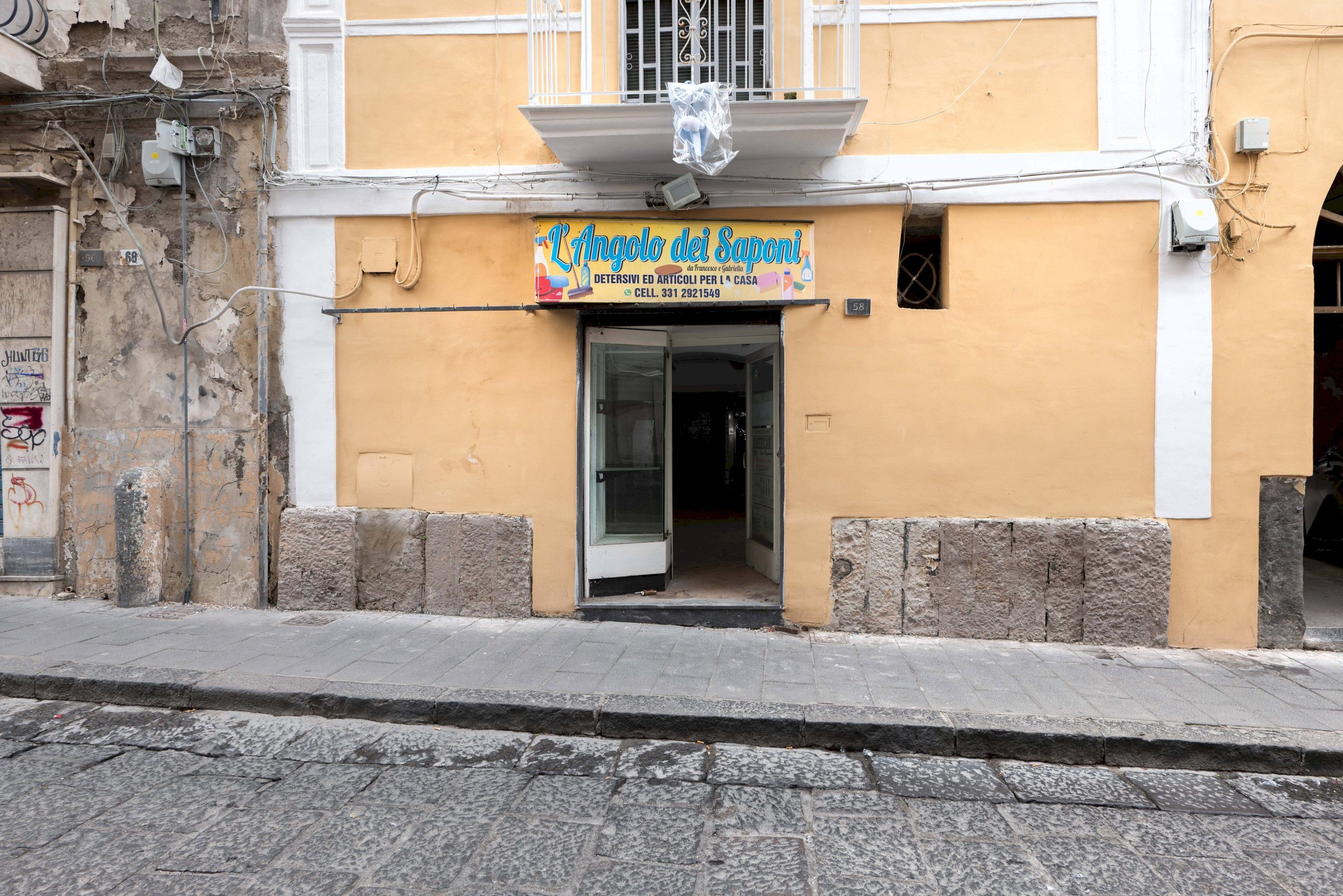 Foto 3 - Commercial Premises via piscopia
 
58, Torre del Greco - photo 3