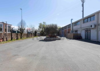 Edificio all\'aperto - Capannone Via Leone Tolstoj
 
79, San Giuliano Milanese - foto 1