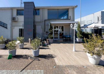 Terrazza - Capannone Via Leone Tolstoj
 
79, San Giuliano Milanese - foto 2
