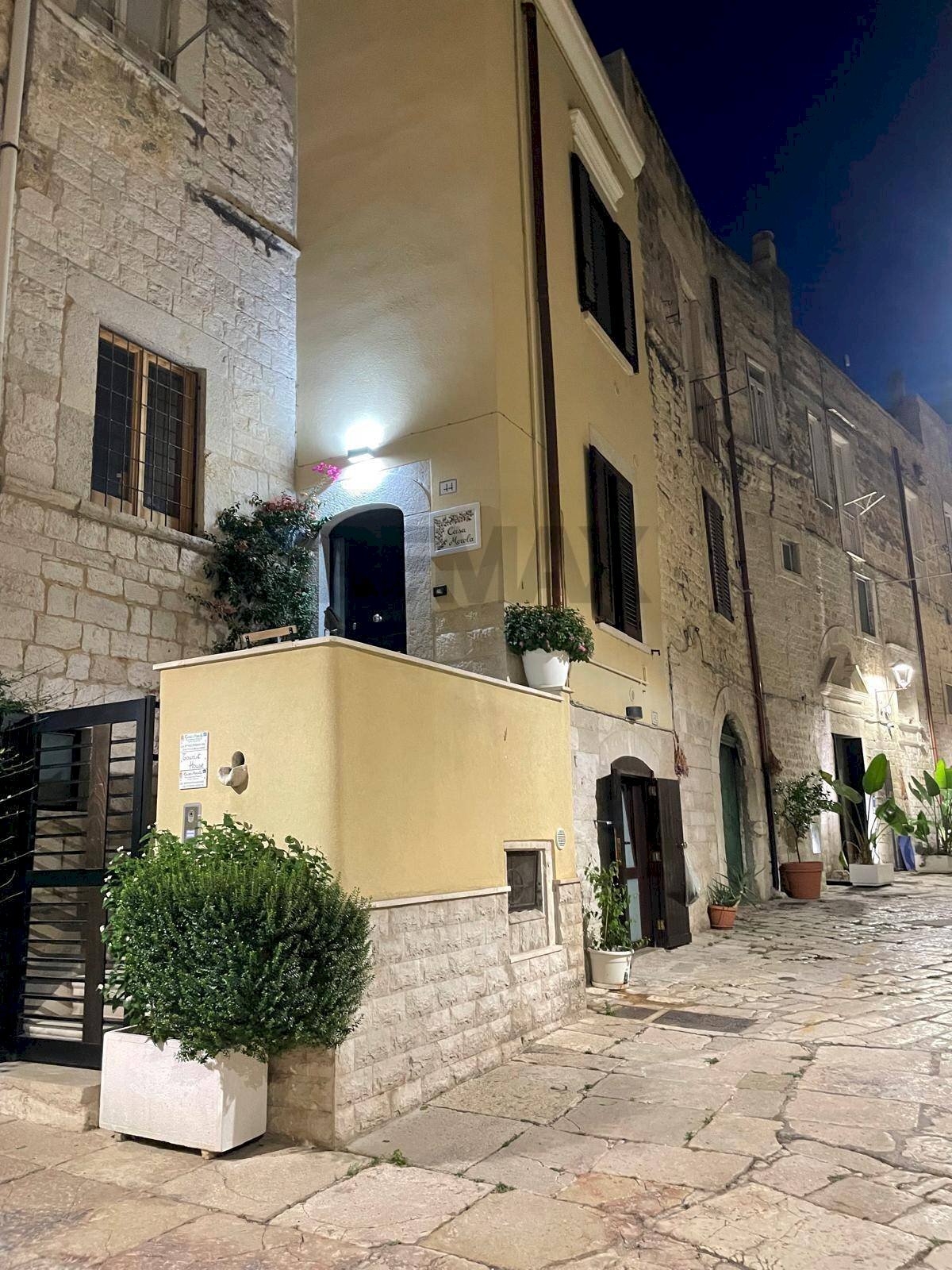 Edificio all\'aperto - Casa indipendente VICO GABRIELE MOROLA
 
42-44, Trani - foto 3