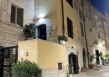 Edificio all\'aperto - Casa indipendente VICO GABRIELE MOROLA
 
42-44, Trani - foto 3