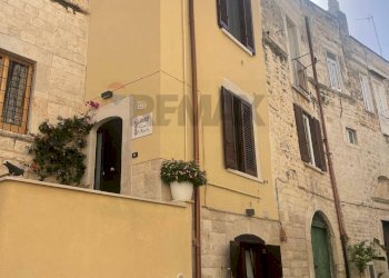 Edificio all\'aperto - Casa indipendente VICO GABRIELE MOROLA
 
42-44, Trani - foto 5