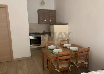 Cucina primo piano - Casa indipendente VICO GABRIELE MOROLA
 
42-44, Trani - foto 19