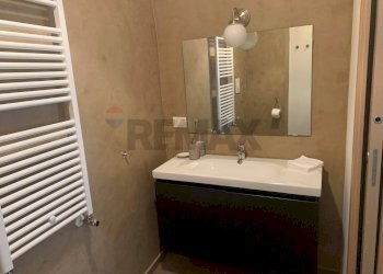 Bagno primo piano - Casa indipendente VICO GABRIELE MOROLA
 
42-44, Trani - foto 20