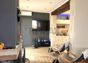 Soggiorno - Attico VIA SALVEMINI
 
3, Trani - foto 21