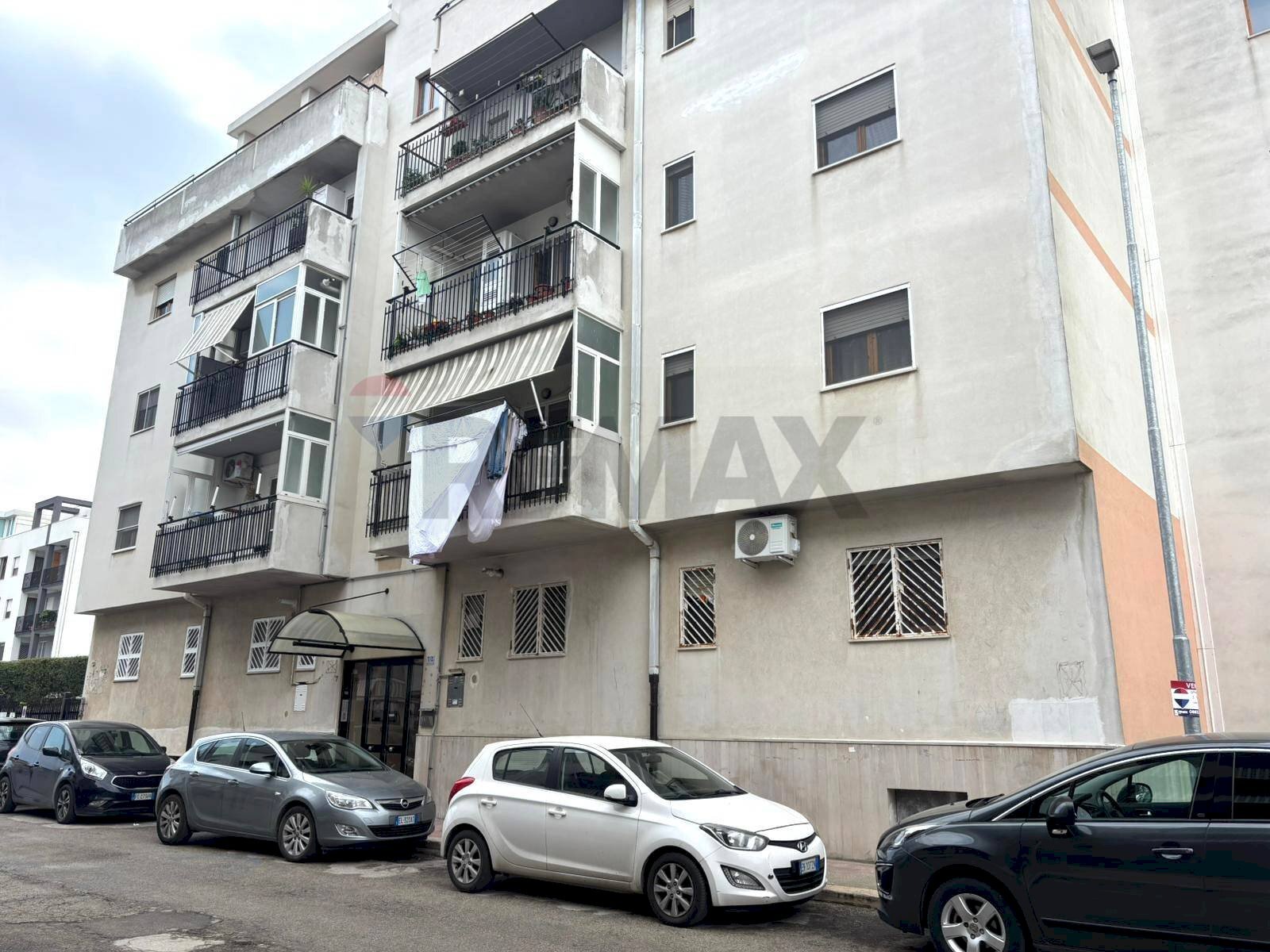 Edificio all\'aperto - Trilocale VIA CECOSLOVACCHIA
 
7, Trani - foto 2