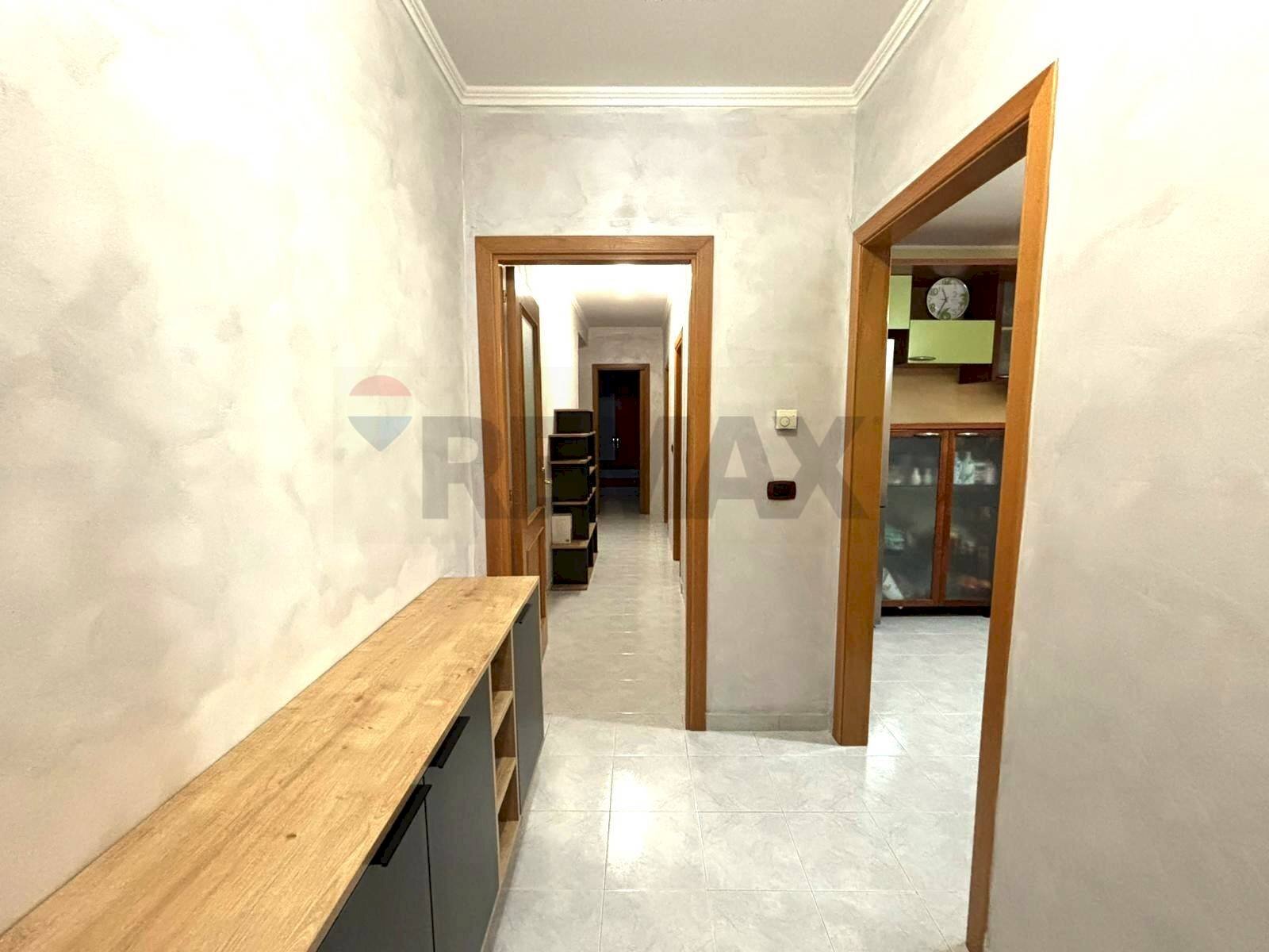 Hall / corridoio - Three-room apartment VIA CECOSLOVACCHIA
 
7, Trani - photo 2