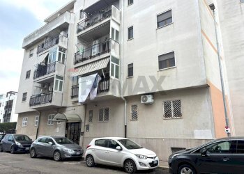 Edificio all\'aperto - Trilocale VIA CECOSLOVACCHIA
 
7, Trani - foto 2