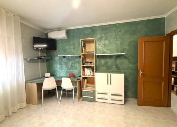 Camera / camera da letto - Trilocale VIA CECOSLOVACCHIA
 
7, Trani - foto 37