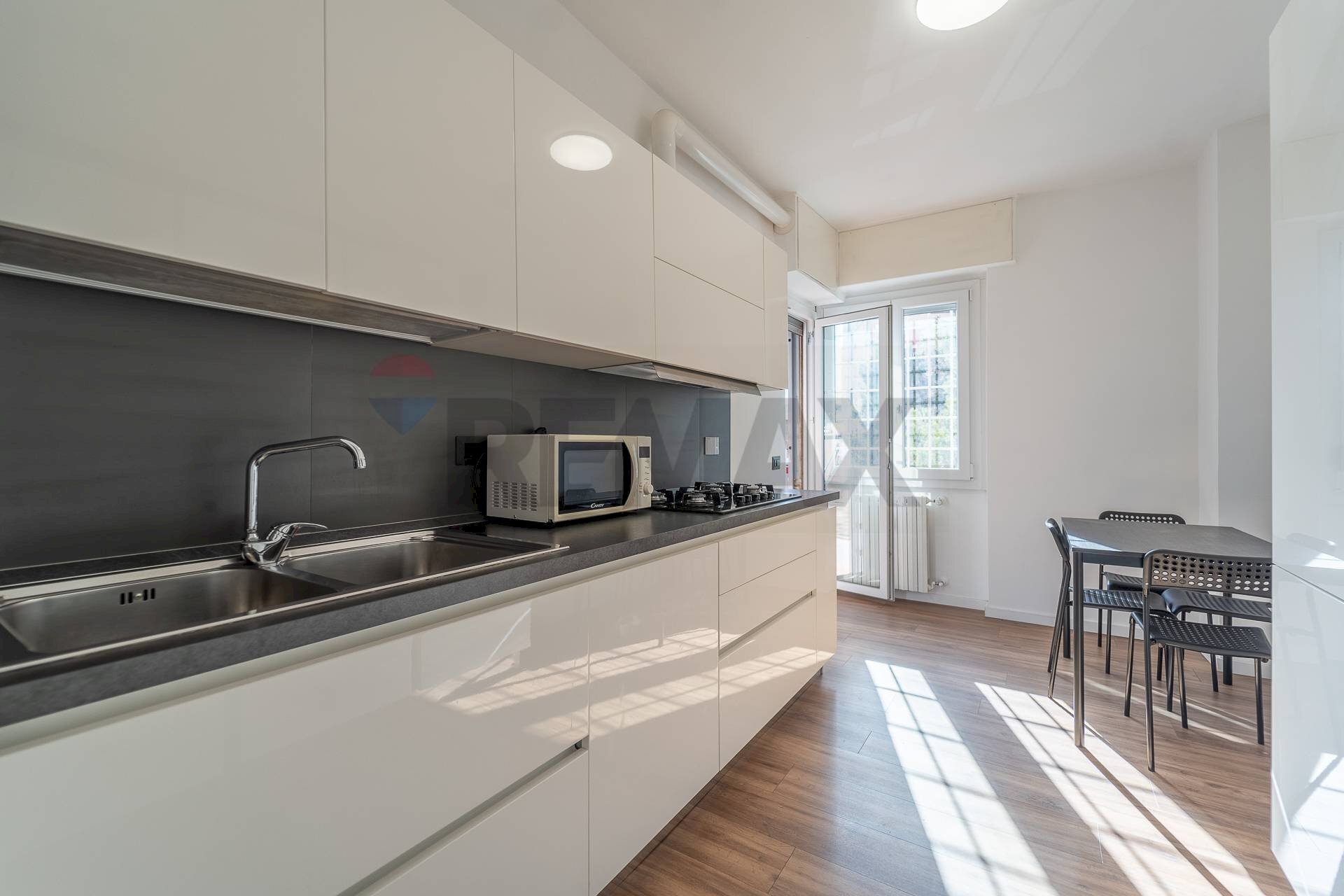 Cucina - Trilocale piazza salvatore galgano
 
90, Roma - foto 1