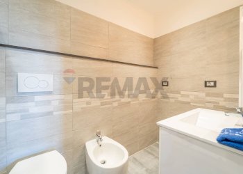 Bagno - Trilocale piazza salvatore galgano
90, Roma - foto 14