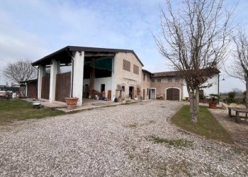 Foto 1 - Locale Commerciale Goito - foto 1