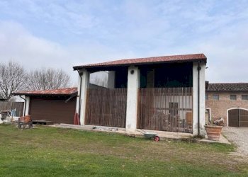 Foto 2 - Locale Commerciale Goito - foto 2