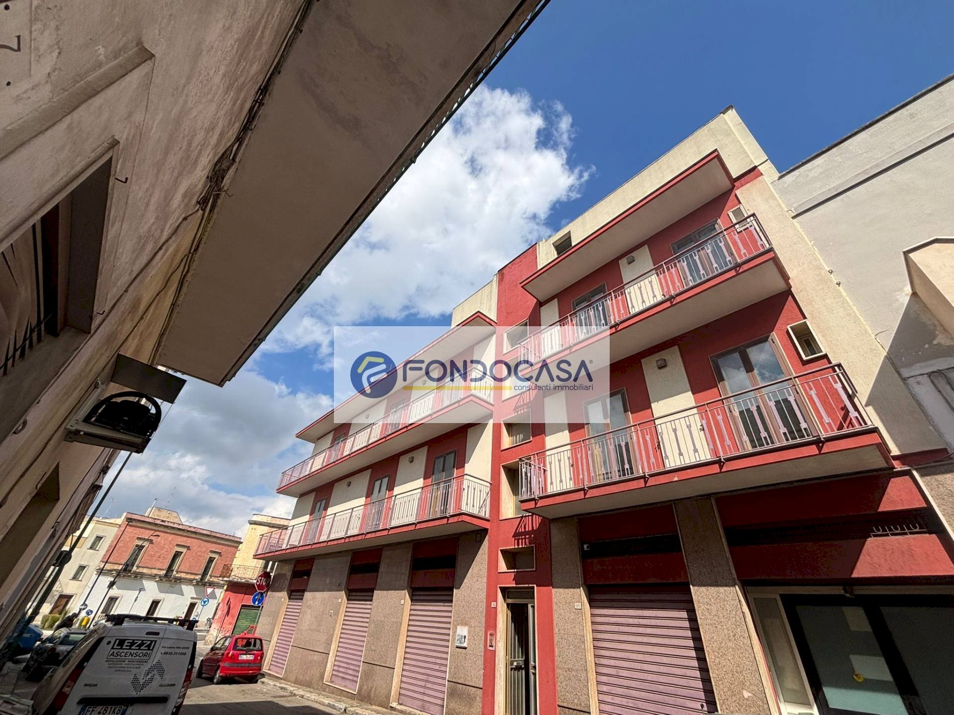 Foto 1 - Stabile - Palazzo Via Enrico Toti
 
8, Galatone - foto 1