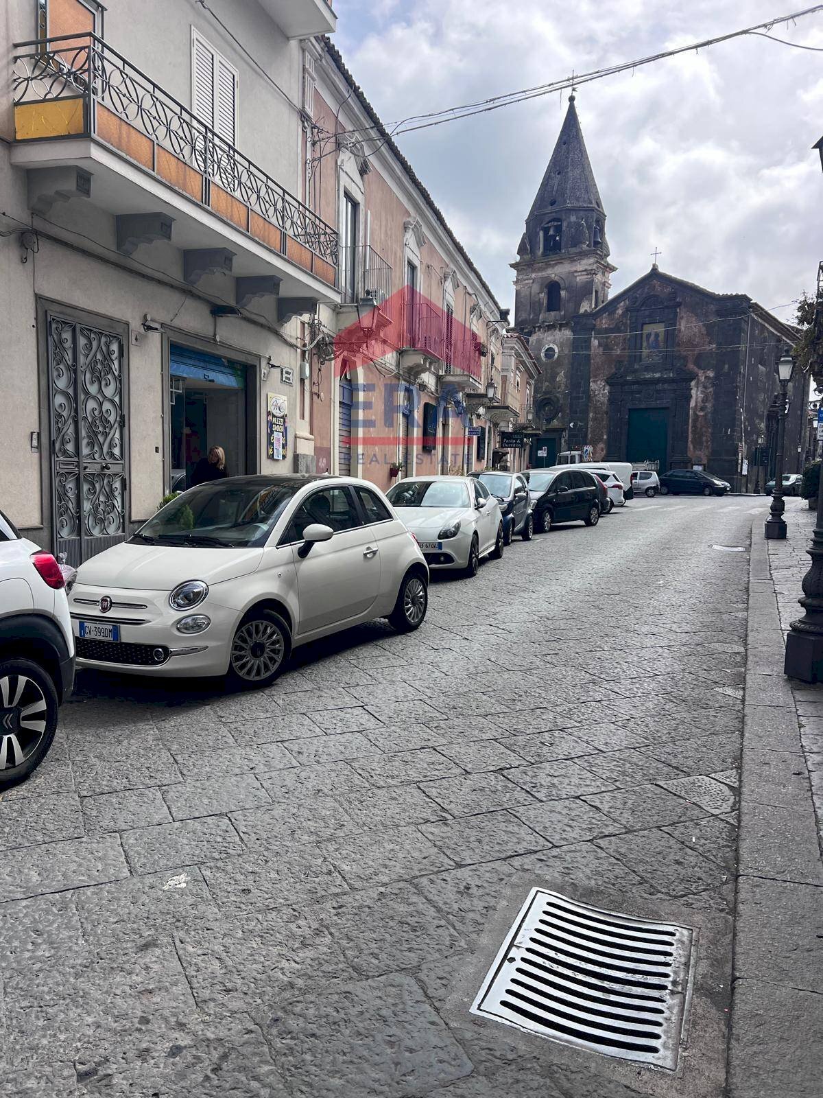 Foto 1 - Locale Commerciale corso sicilia
 
2, Trecastagni - foto 1