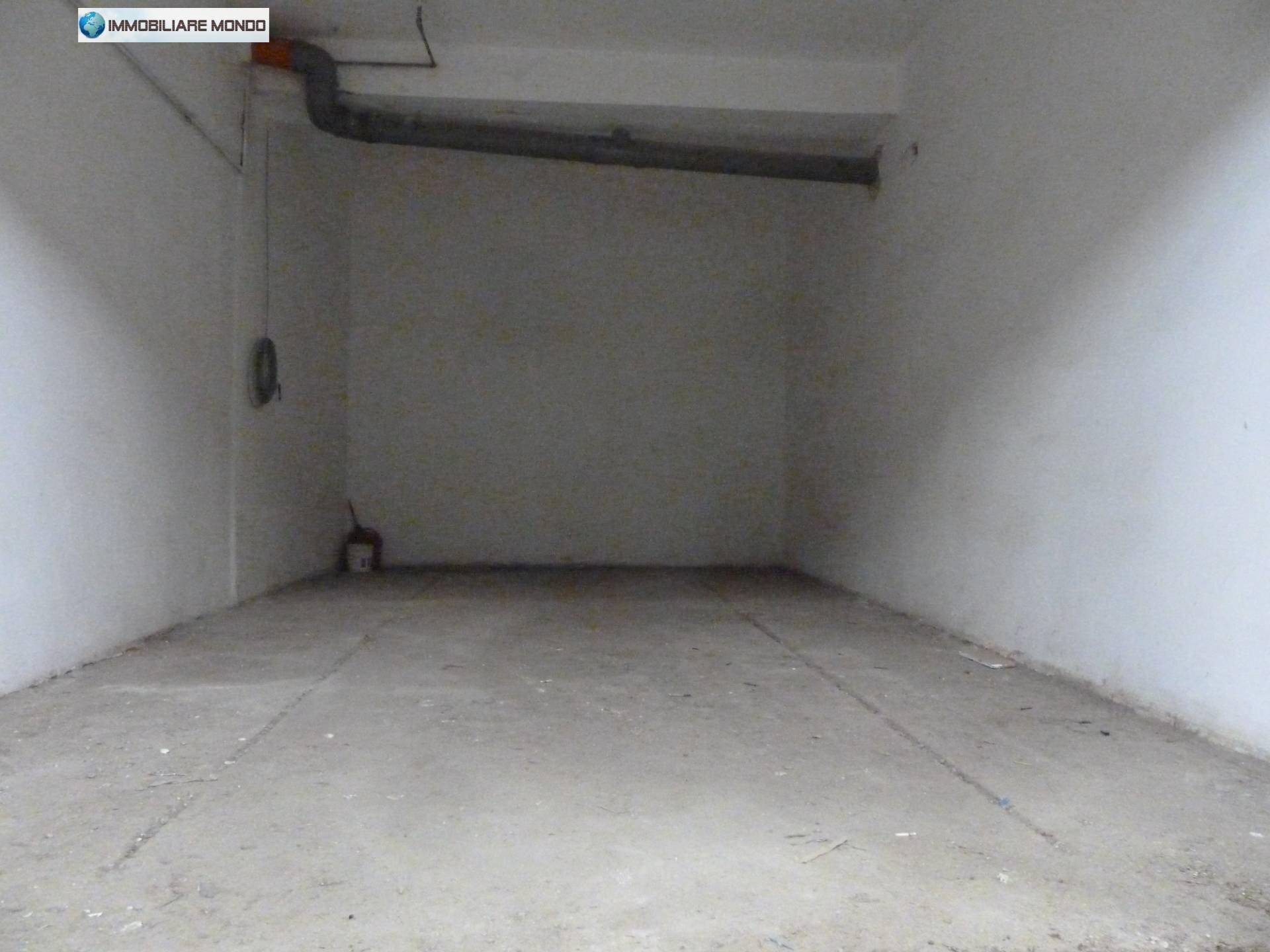 Foto 3 - Box Via, Termoli - foto 3