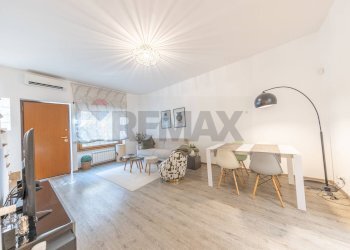 Sala da pranzo - Villa Via Della Repubblica
 
44, Marino - foto 11