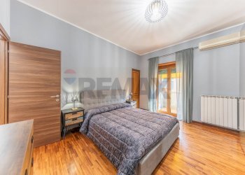 Camera / camera da letto - Villa Via Della Repubblica
 
44, Marino - photo 26