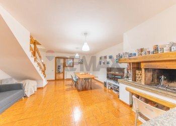 Sala da pranzo - Villa Via Della Repubblica
 
44, Marino - photo 49