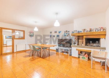 Sala da pranzo - Villa Via Della Repubblica
 
44, Marino - photo 50