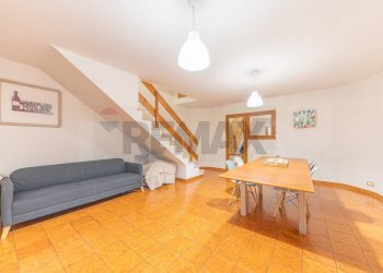 Sala da pranzo - Villa Via Della Repubblica
 
44, Marino - photo 51