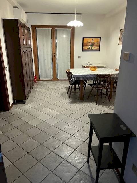 Foto 3 - Trilocale via calabria
 
14/16/18, Alba Adriatica - foto 3