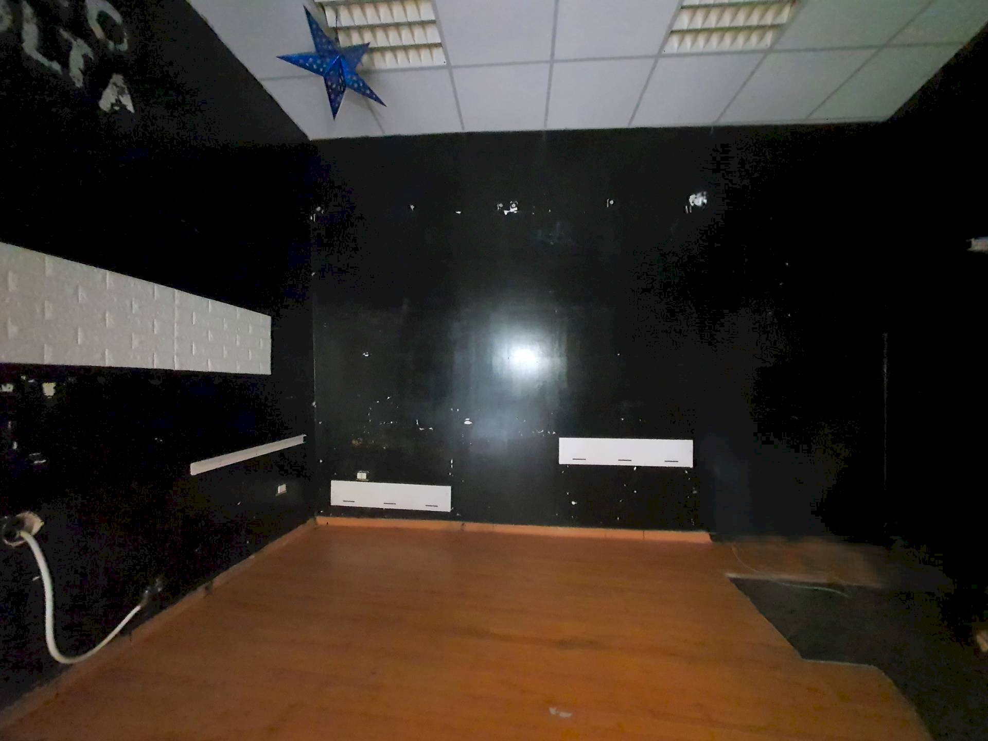 Foto 2 - Negozio via Menniti Ippolito, Catanzaro - foto 2