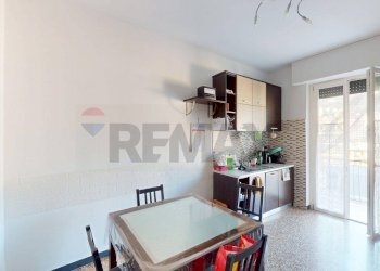 Sala da pranzo - Trilocale Via Tortona
 
15, Genova - foto 8