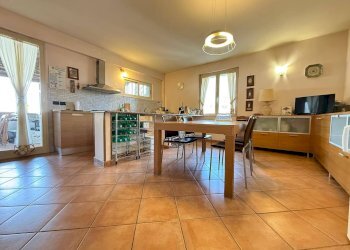 Foto 6 - Casa indipendente Traversa Privata di Via Michele Fiorillo
 
6, Caserta - foto 6