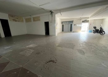 Foto 4 - Negozio Via Libertà
 
394, Maddaloni - foto 4