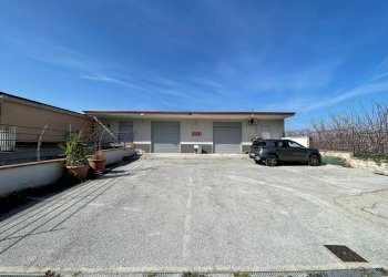 Foto 9 - Negozio Via Libertà
 
394, Maddaloni - foto 9