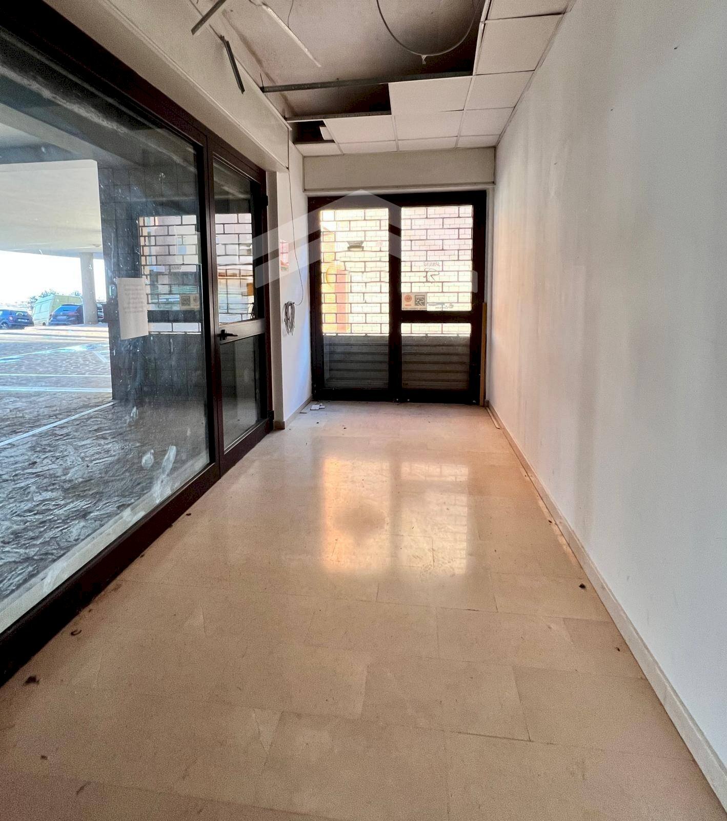 Foto 2 - Commercial Premises Via Campania, Campobasso - photo 2