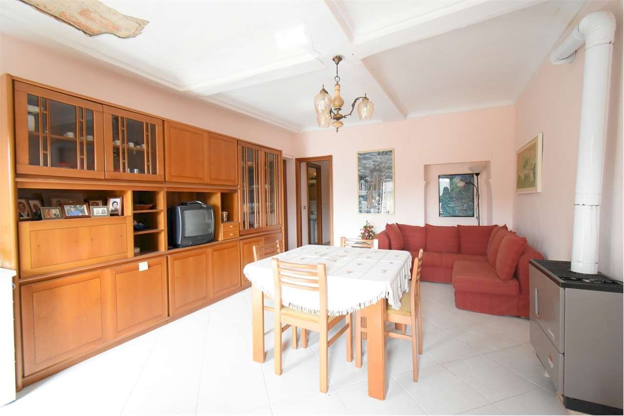 Three-room apartment Corneliano d'Alba - photo 3
