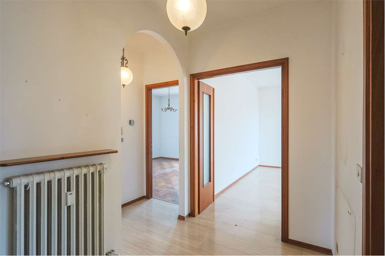 Four-room apartment via delle margherite 5, Canale - photo 1