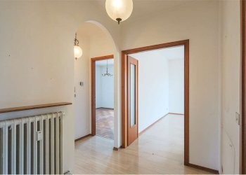 Four-room apartment via delle margherite 5, Canale - photo 1