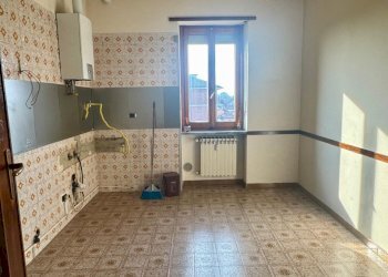 Three-room apartment Via Martiri della Libertà, Riva Presso Chieri - photo 3