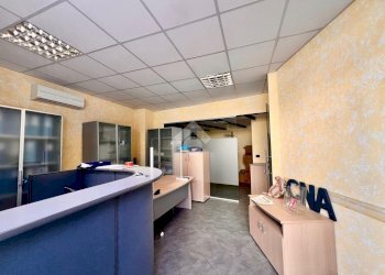 Three-room apartment Via Ippolito Nievo, Finale Ligure - photo 2