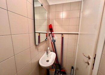 Three-room apartment Via Ippolito Nievo, Finale Ligure - photo 12