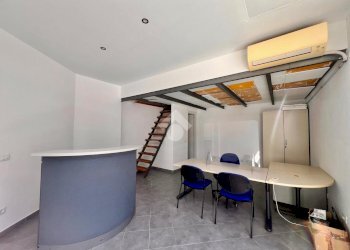 Three-room apartment Via Ippolito Nievo, Finale Ligure - photo 14