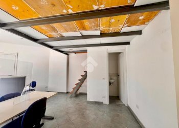 Three-room apartment Via Ippolito Nievo, Finale Ligure - photo 17