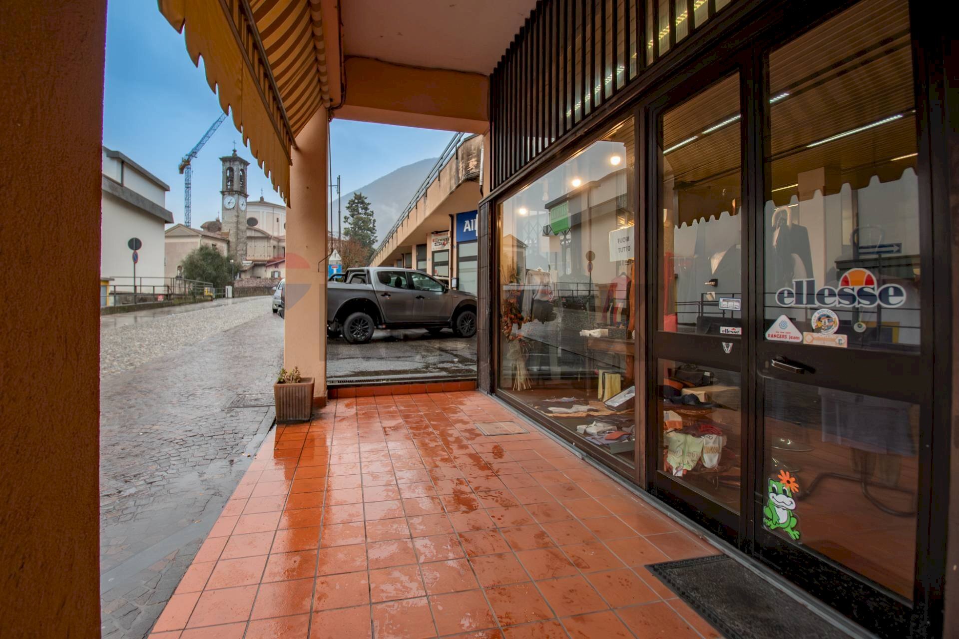 Negozio Via Mazzini, 63
Sale Marasino, Sale Marasino - foto 3